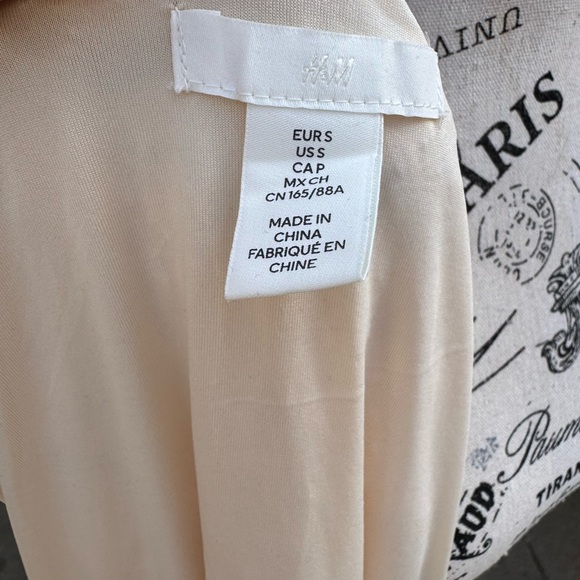 H&M Cream Textured Tank Top - Picture 4 of 4